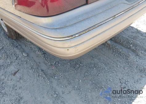 1995 Mercury Grand Marquis Gs z USA, uszkodzony, nr VIN 2MELM74W1SX677232